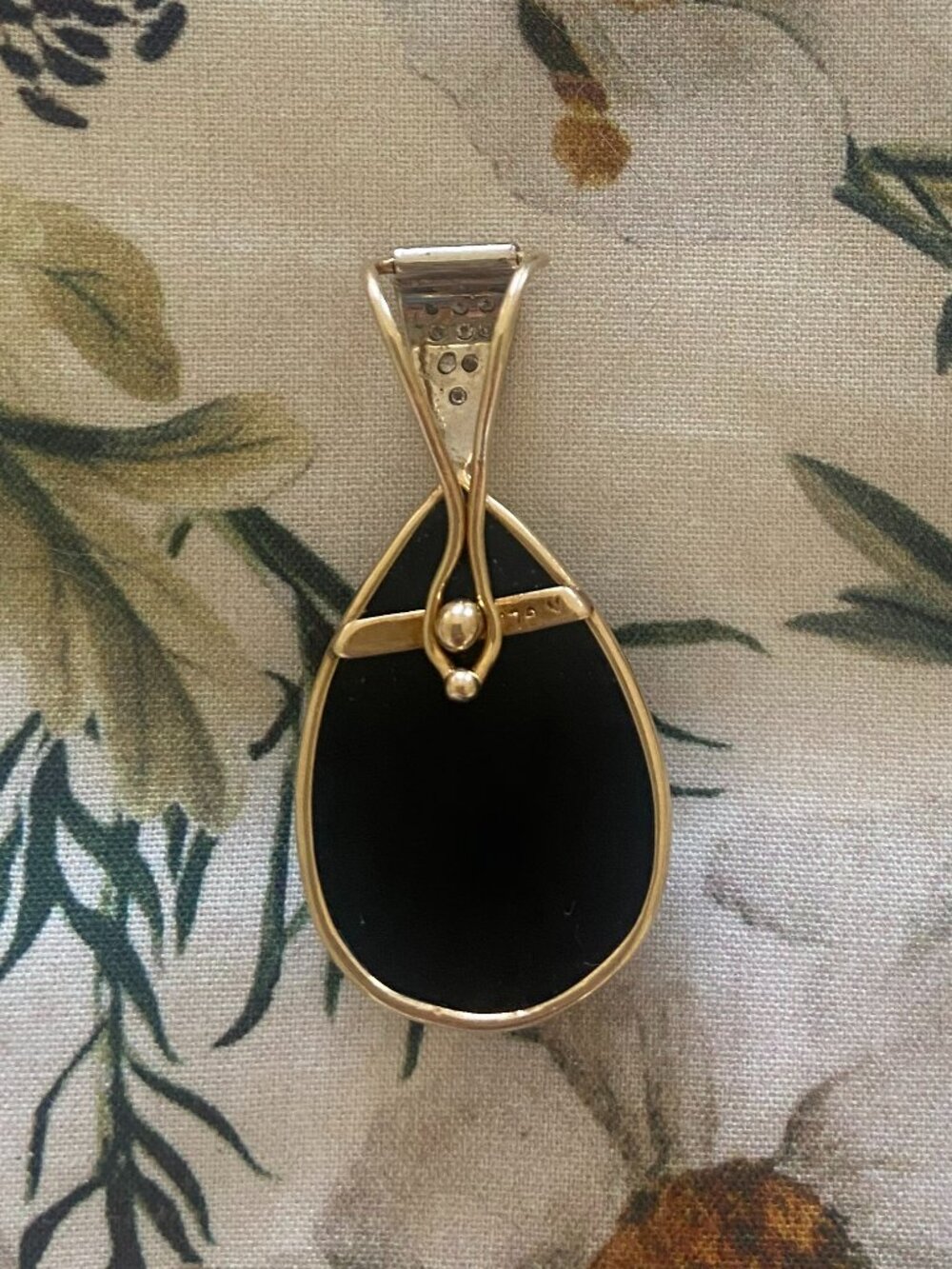 Mother of Pearl Teardrop Pendant - Picture 2 of 3